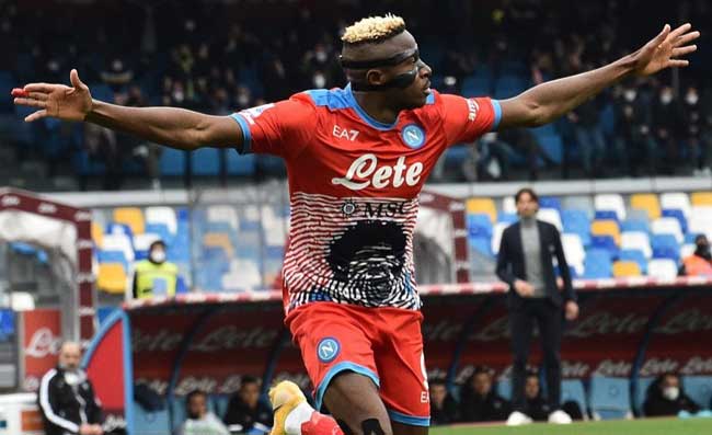 Napoli-Fiorentina, Spalletti pensa a una sorpresa in attacco. Osimhen è una furia
