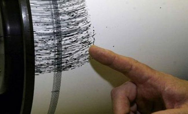 Terremoto, forte scossa in Italia. Trema anche Napoli, attimi di paura