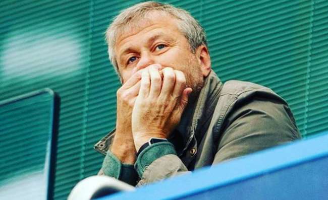 Abramovich nei guai, bloccate 12 proprietà per un valore di 25 miliardi. C’è pure un castello