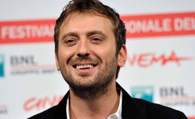Cremonini pazzo di Napoli: “Come ti fa sentire bene la maglia di Diego” (FOTO)