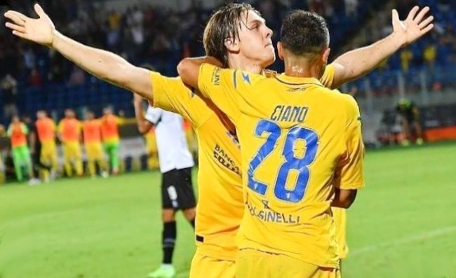 Frosinone-Cremonese 2-1, Zerbin decide il “derby napoletano” con Gaetano