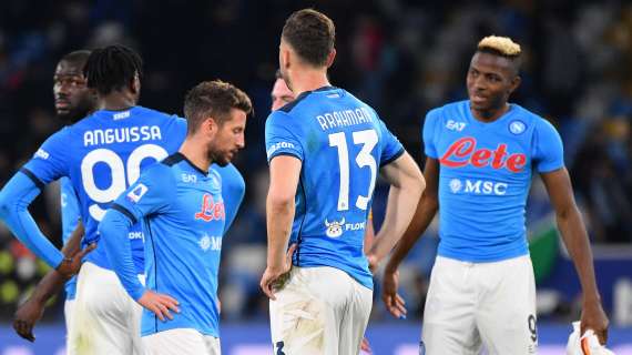 “Vergognatevi!”, contestazione Ultras alla squadra in partenza per il Maradona
