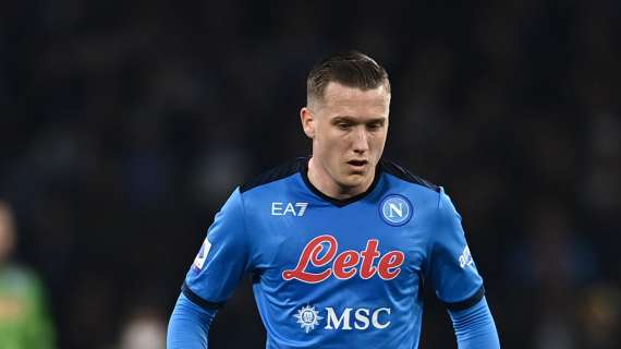 Zielinski distrutto dalle pagelle: “Gioca male da due mesi, si spegne subito”