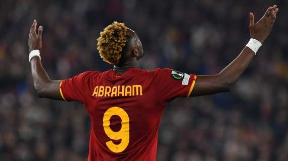 Poco Leicester, alla Roma basta una mischia: giallorossi in finale di Conference