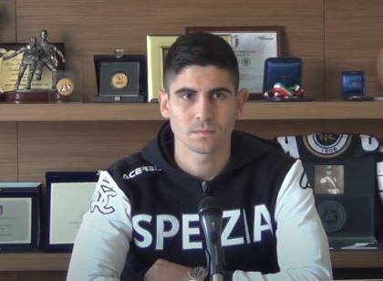 Erlic: «Sono nato in una stalla in una famiglia di contadini. Ogni estate torno a dare una mano nei campi»