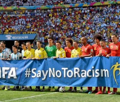 La Fifa: oltre il 50% di giocatori ha ricevuto insulti omofobi e razzisti sui social