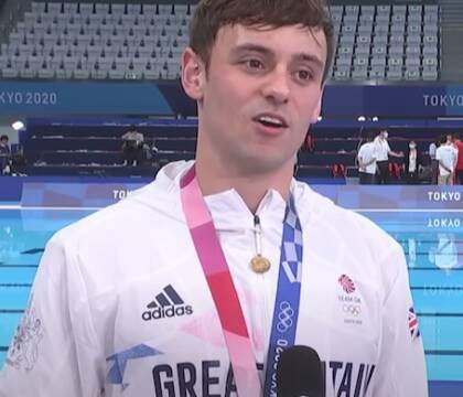 Tom Daley: «sono furioso per l’esclusione della nuotatrice trans dalle gare femminili»