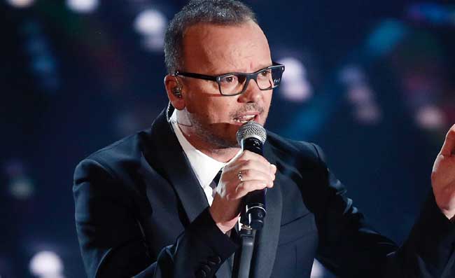 Gigi D’Alessio duetta con il figlio LDA: “Napoli sei stata proprio un sogno”