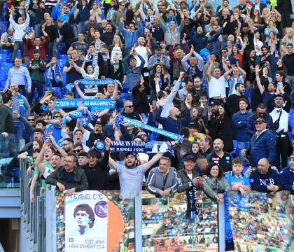 A Napoli l’amore si è trasformato in odio: e quando si odia sé stessi è la fine del tifo