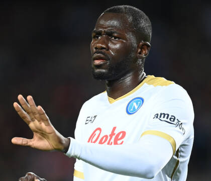 Gazzetta: la Juve offre 6 milioni di ingaggio e 30 ad Adl, ma Koulibaly è fedele al Napoli e prende tempo 