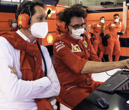 Il Giornale attacca Elkann: se la Ferrari avesse un presidente presente, farebbe saltare i timpani a Binotto
