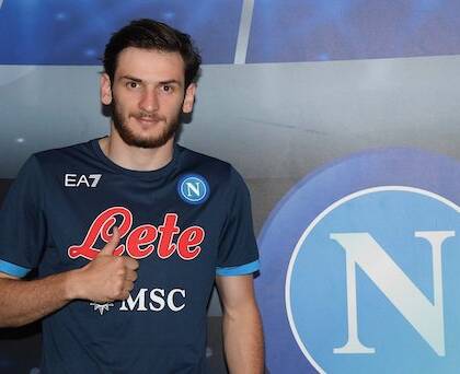 Kvaratskhelia ha scelto il suo numero di maglia: è il 77