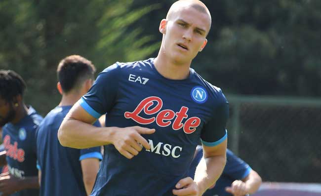 Ostigard si gode la sua prima giornata a Napoli, ecco dove alloggia il norvegese (FOTO)