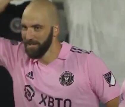 Tripletta di Higuain con splendido gol su punizione (VIDEO)