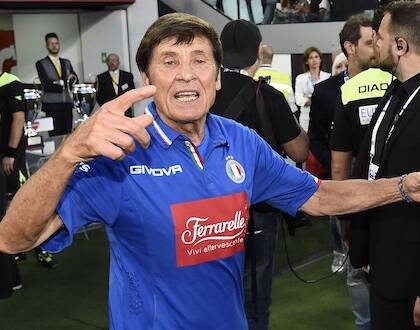 «Morandi non dice mai no ad un autografo, per una foto con un fan lasciò che gli rubassero la macchina»