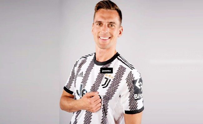 Milik con la maglia della Juventus: “Essere qui è una fantastica avventura”