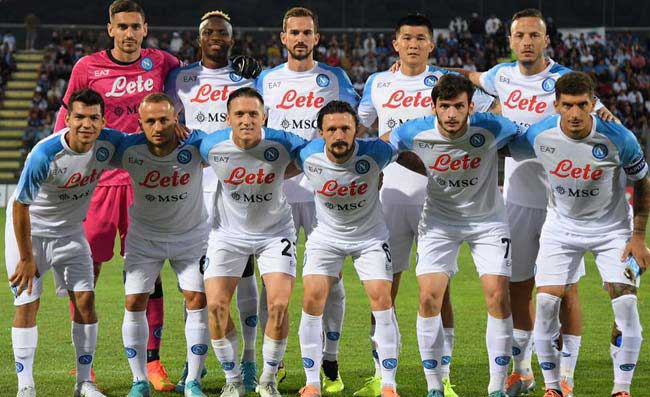 UEFA, scheda tecnica del Napoli: “Osimhen è la stella, Kvara la possibile sorpresa”