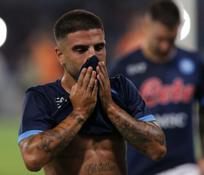 Il tweet del Napoli per Insigne e la moglie: «Vi siamo vicini e vi abbracciamo forte»