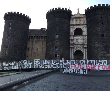 Zazzaroni: dopo l’impresa con il Liverpool le proteste contro De Laurentiis sfiorano il grottesco