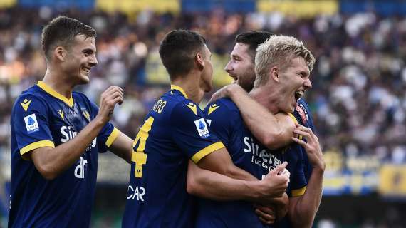 Tutto in 8′: una magia di Caputo non basta, il Verona ribalta la Samp