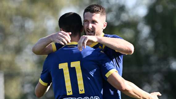 Tutto negli ultimi 8′: una magia di Caputo, ma il Verona ribalta la Samp al 45′