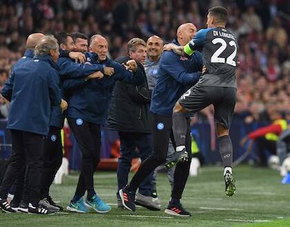 Ad: il Napoli ha dimostrato di nuovo che l’Ajax non può misurarsi con l’élite del calcio 