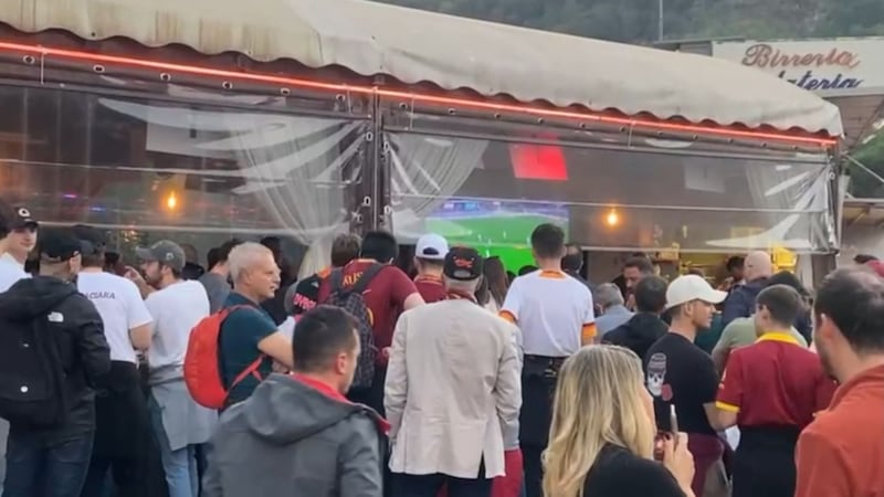 Aspettando Roma-Napoli, i tifosi gufano… la Lazio!