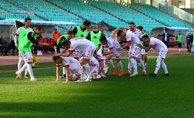 Coppa Italia, fuori il Bari di De Laurentiis: passa il Parma di Pecchia. Spezia-Brescia: 3-1