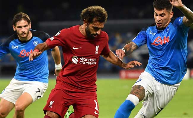 Cosa succede se Napoli e Liverpool finiscono il girone a pari punti?