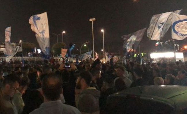 Daspo da 5 a 10 anni a tre tifosi del Napoli per aggressione a tifoso Ajax