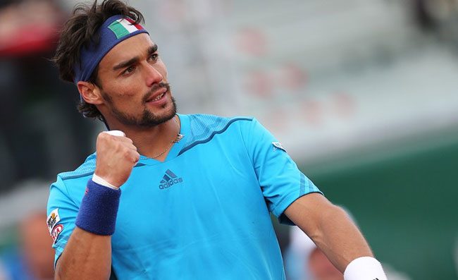 Fabio Fognini ai Quartieri Spagnoli, visita al murale di Maradona (FOTO)