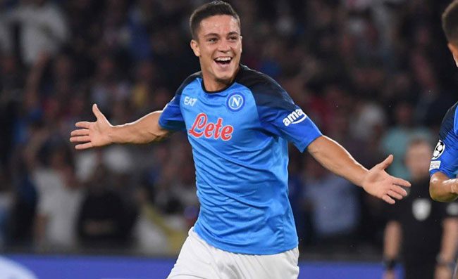 Napoli-Ajax, il gol di Raspadori visto dagli spalti. Che sinistro di Jack! (VIDEO)