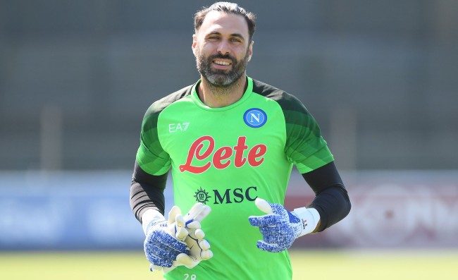 Napoli, risentimento muscolare per Sirigu. Ultime su Anguissa: il report