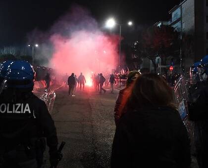 Nella festa del Napoli altri tifosi dell’Ajax aggrediti con mazze a catene