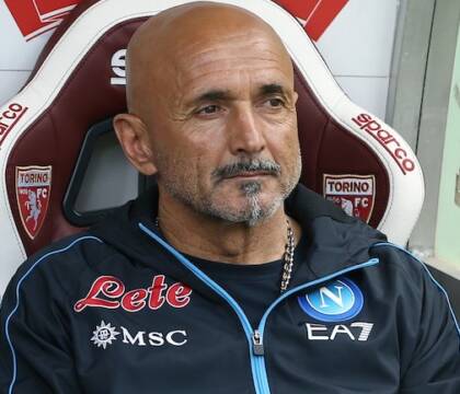 Spalletti: «Osimhen deve giocare di più per la squadra. Kvara bravissimo nel difendere»