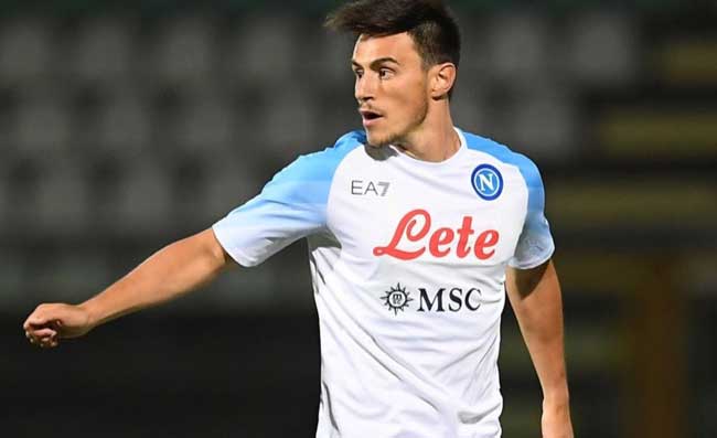 Elmas, pesante lite sui social: “Non sarai mai Kvara, stai rovinando la squadra”