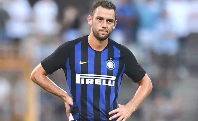 Fiorentina-Inter, da Milano: “Il solito circo: perché nessuno parla del fallo di Jovic su De Vrij?”
