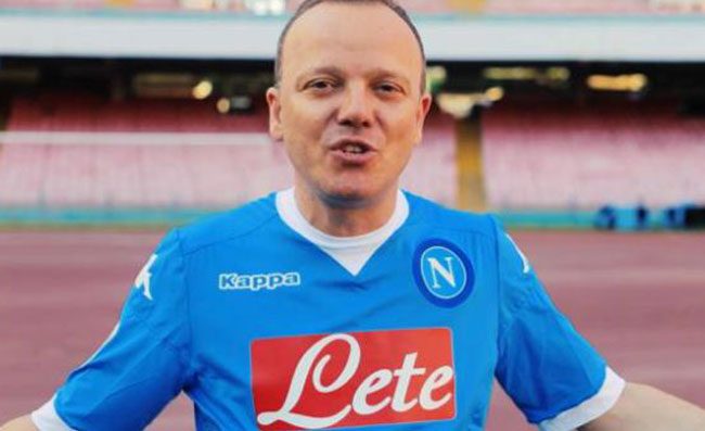 Gigi D’Alessio esulta: “Il Napoli ha tolto tutta la schiuma all’Ajax!”