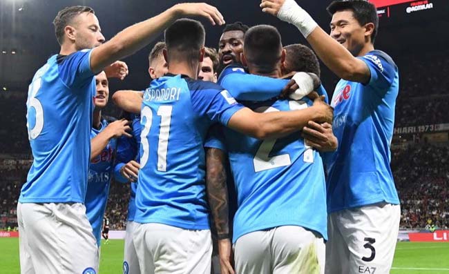 Il Napoli fa a fettine l’Ajax, anche il livello della Champions si è abbassato?