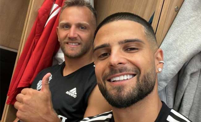 Insigne scherza con Criscito: “Sei venuto col pigiama al campo?” (VIDEO)