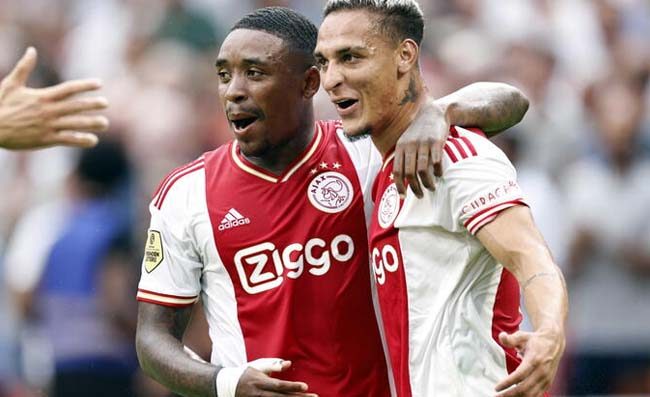 L’Ajax arriva al Maradona, Sport Wereld titola: “Vedi Napoli e poi…”