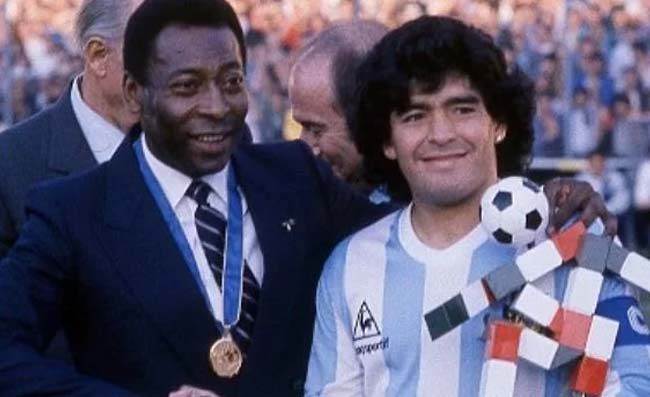 Pelè compie gli anni, sui social l’eterno “duello” con Maradona. Il parere di tanti fenomeni