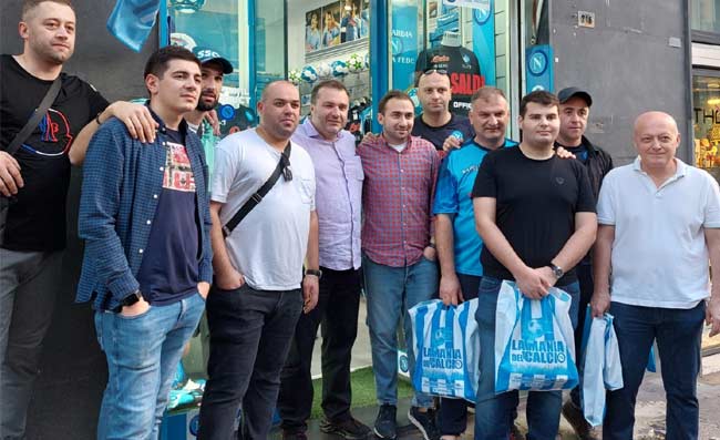Tifosi georgiani a “La Mania del Calcio”: “Siamo pazzi del Napoli e di Kvara”