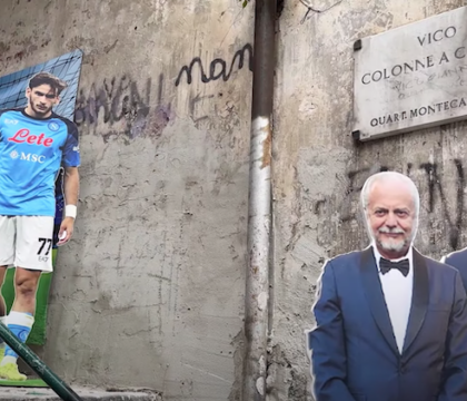 Le sagome del Napoli ai Quartieri: è Carmine ‘o pop (lo svacantatore) l’uomo al fianco di De Laurentiis