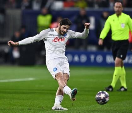 Per assecondare completamente se stesso il Napoli deve scovare un rigorista (CorSport)