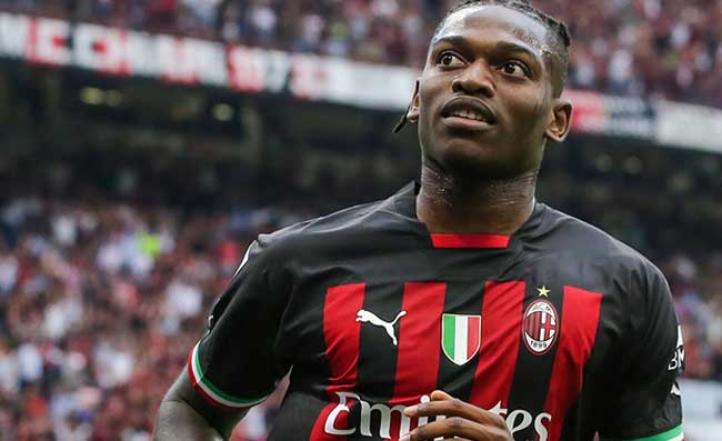 Rafael Leao lascia il Milan? Arriva il commento del suo avvocato