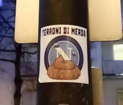 Spuntano a Francoforte adesivi razzisti contro i tifosi del Napoli