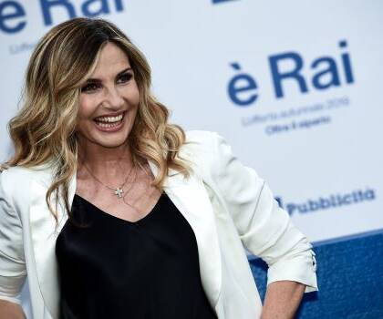 Cuccarini: «Non capisco le donne che si guardano indietro, ogni stagione della vita riserva sorprese»