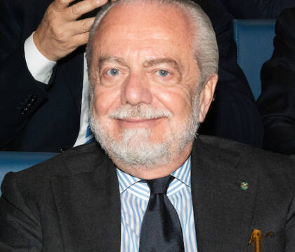 De Laurentiis: «Certo che questo giallorosso del Comune non c’entra niente col Napoli» VIDEO