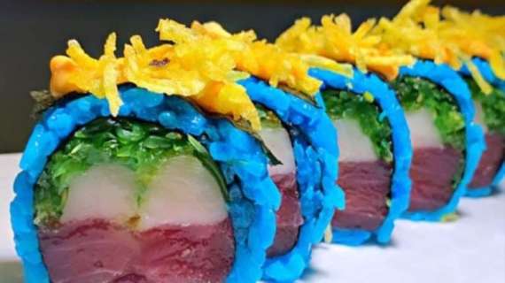 FOTO – Osimhen diventa anche sushi! Geniale trovata di un ristorante giapponese